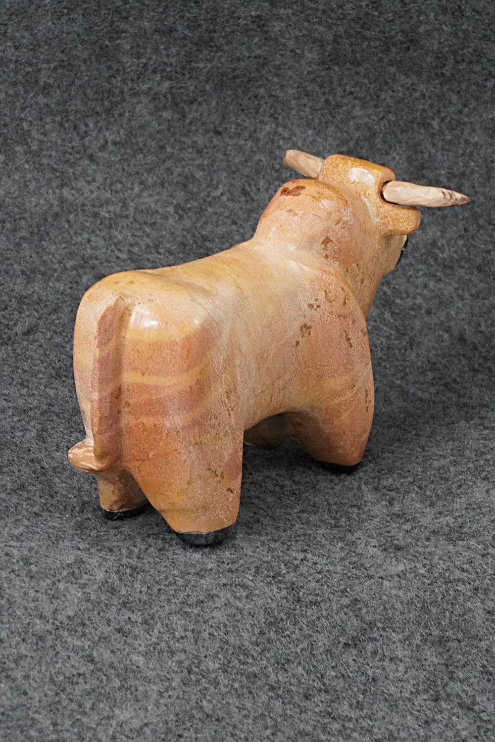 Bull Zuni Fetish Carving - Freddie Leekya