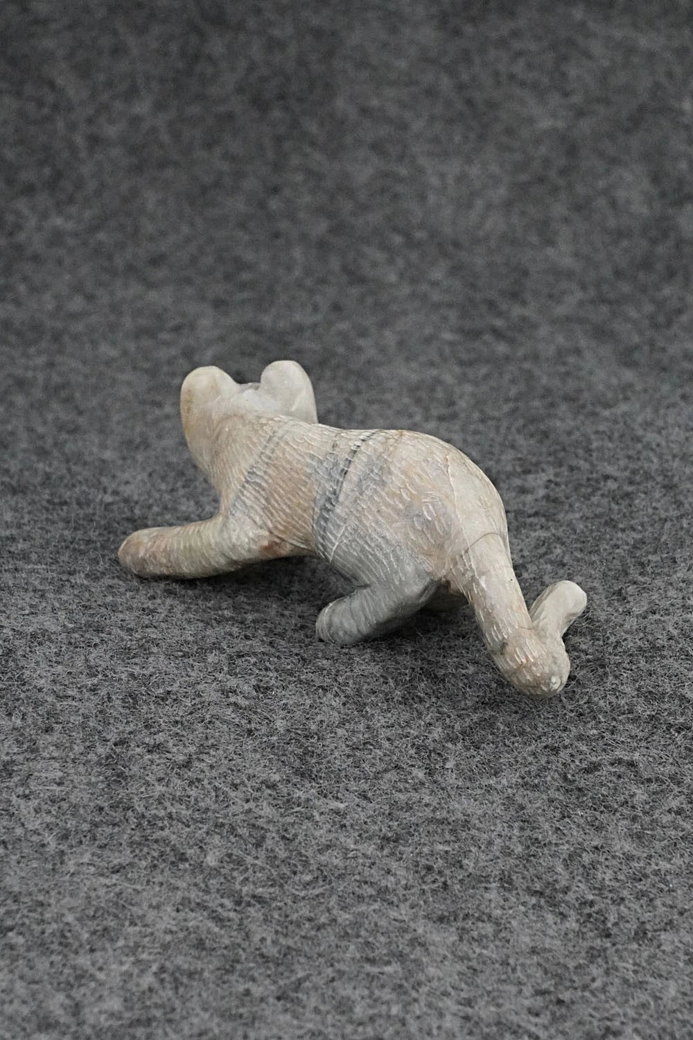 Mountain Lion Zuni Fetish Carving - Wilfred Cheama