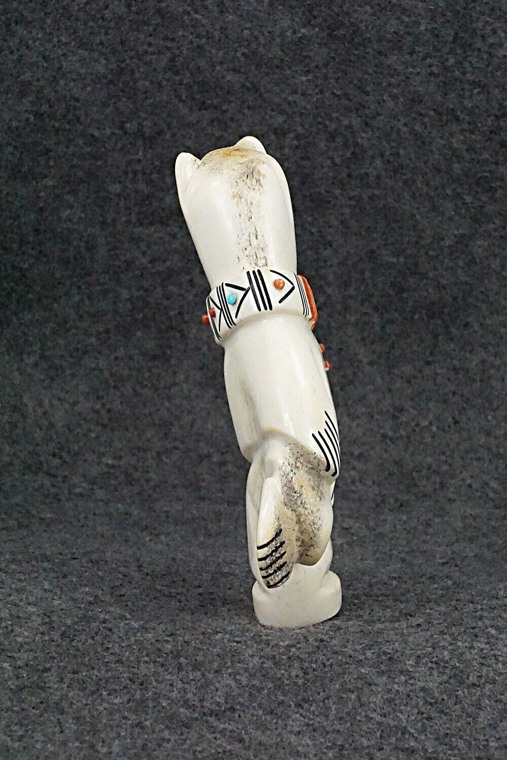 Bear Zuni Fetish Carving - Claudia Peina