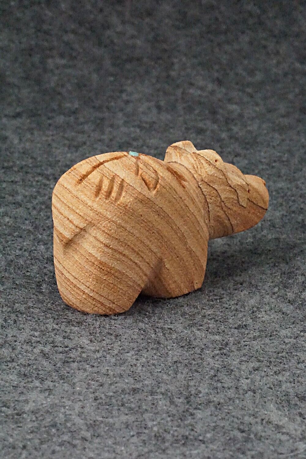 Bear Zuni Fetish Carving - Brandon Phillips