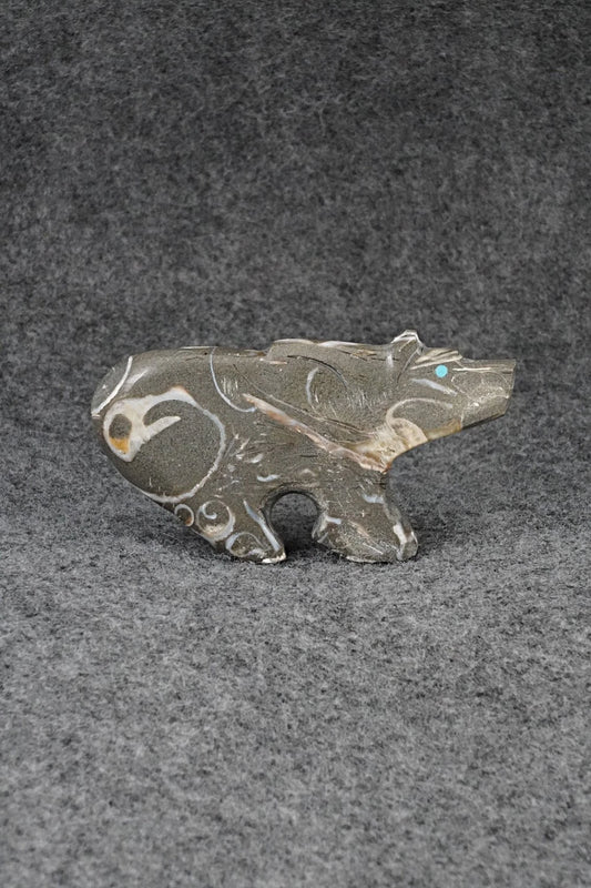 Bear Zuni Fetish Carving - Fernando Laiwakete