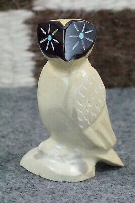 Owl Zuni Fetish Carving - Enrike Leekya