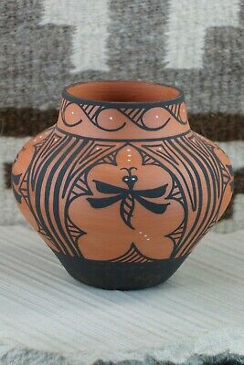 Zuni Pottery - Darla Westika