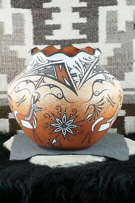 Zuni Pottery - Deldrick Cellicion