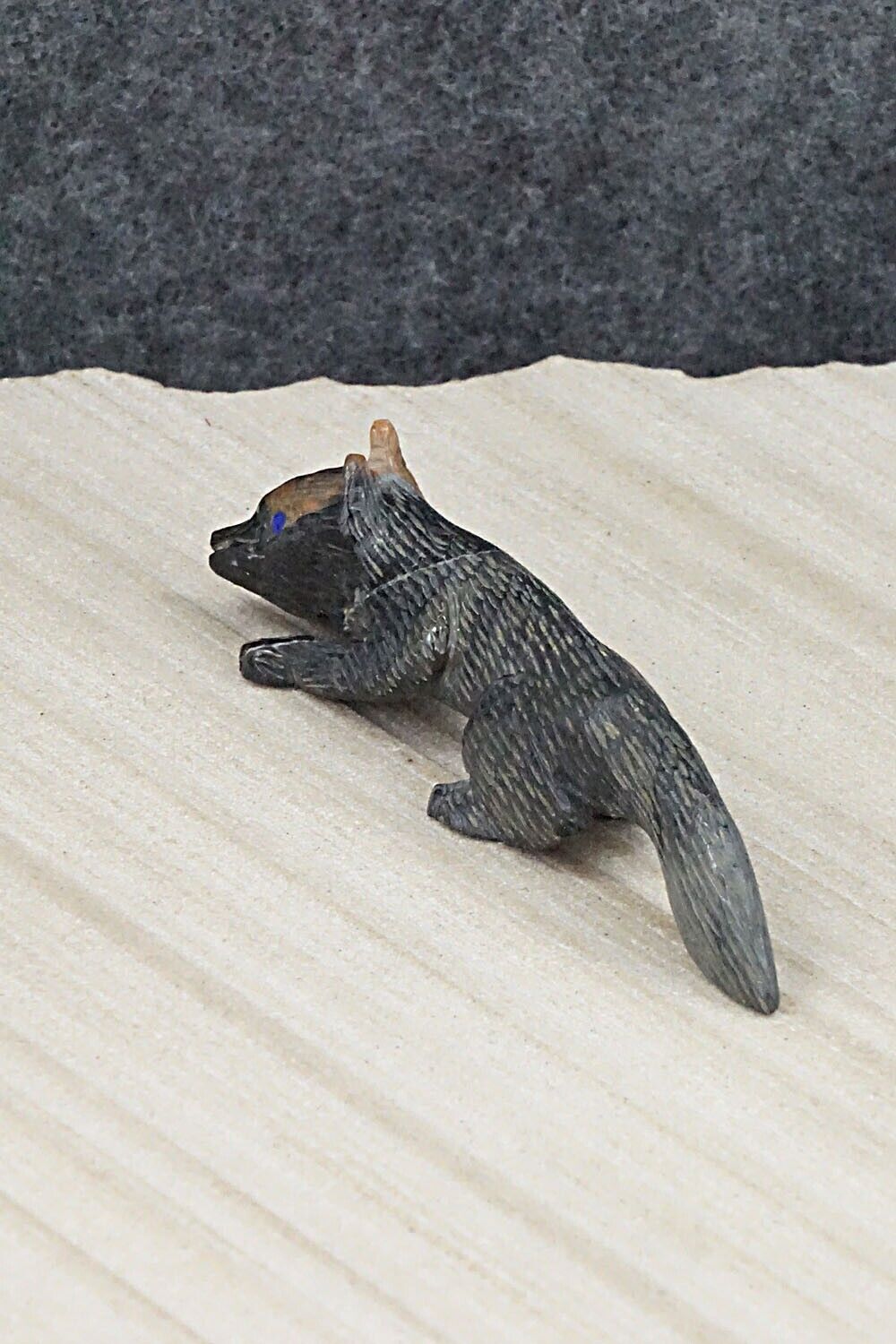 Wolf Zuni Fetish Carving - Lance Cheama