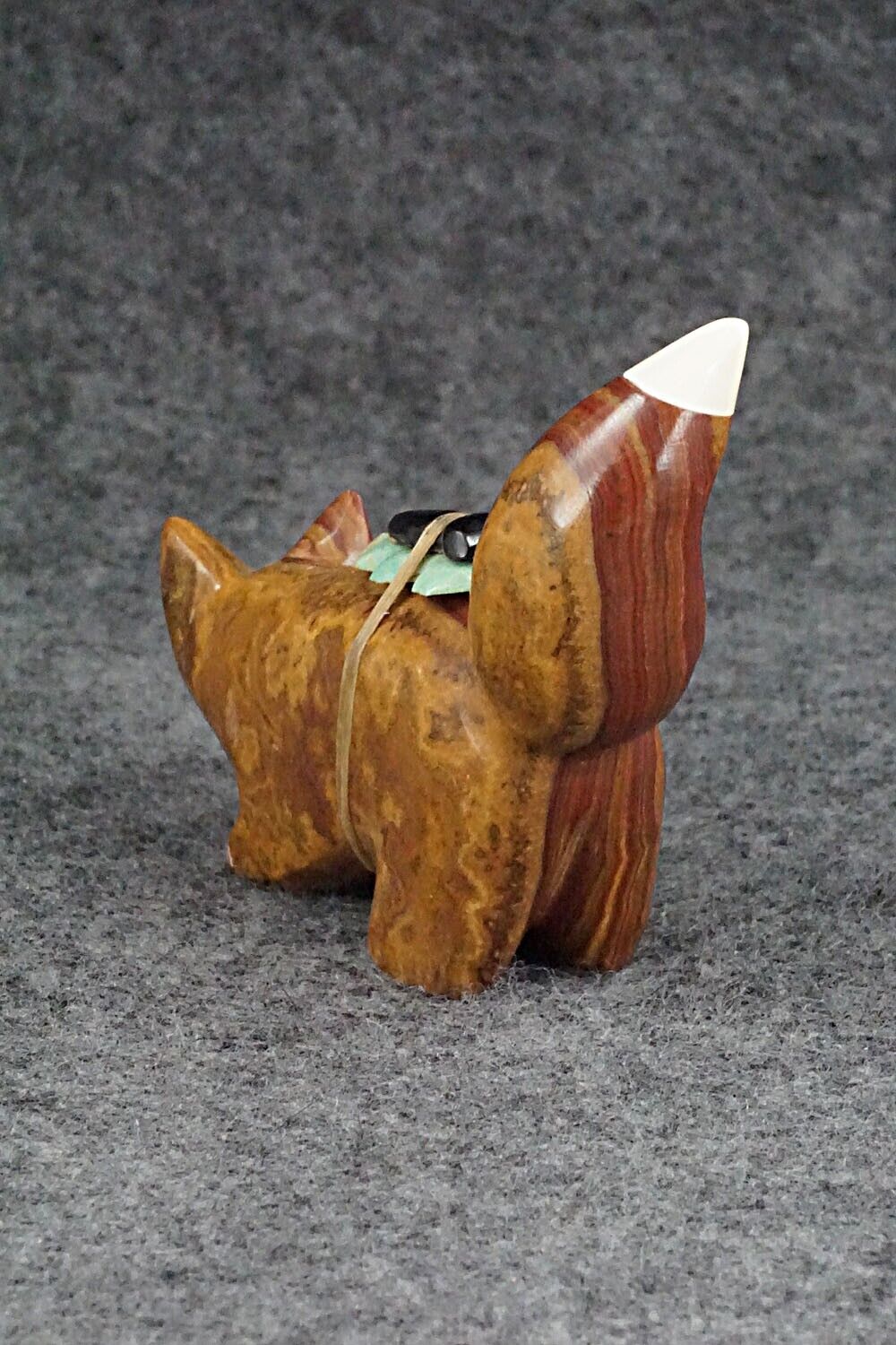 Wolf Zuni Fetish Carving - Enrike Leekya