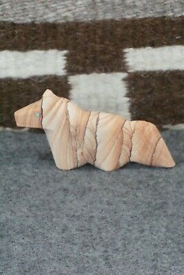 Horse Zuni Fetish Carving - Daphne Quam
