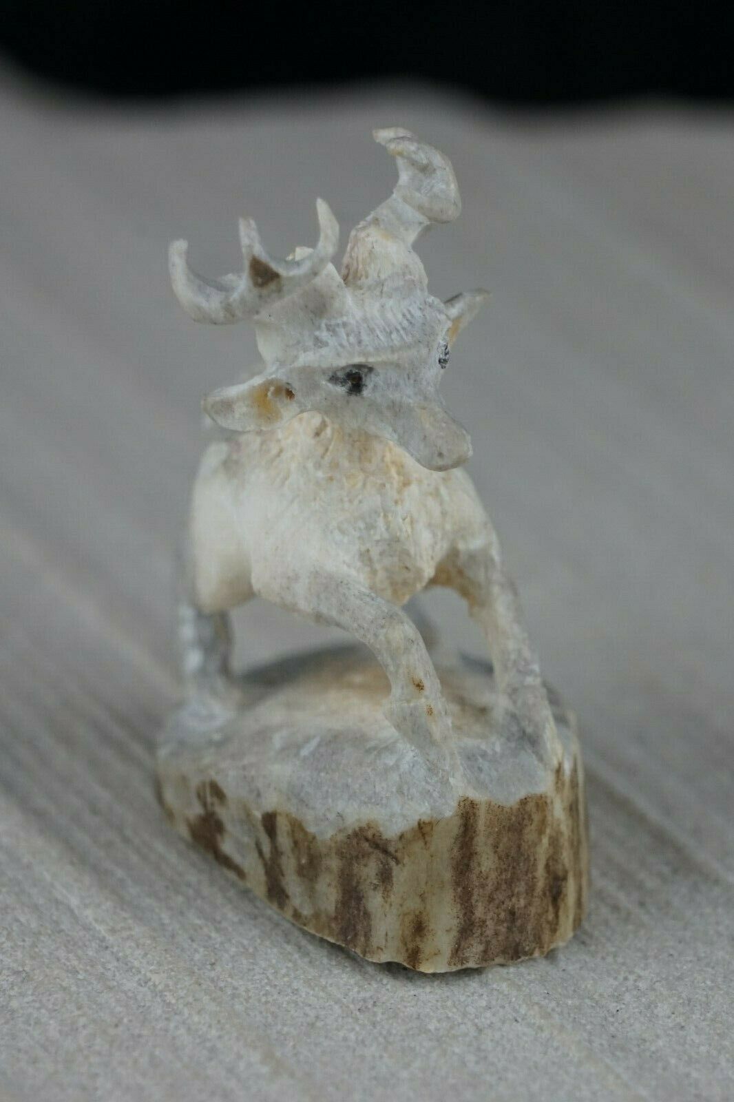 Deer Zuni Fetish Carving - Lewis Malie Jr. - High Lonesome Trading