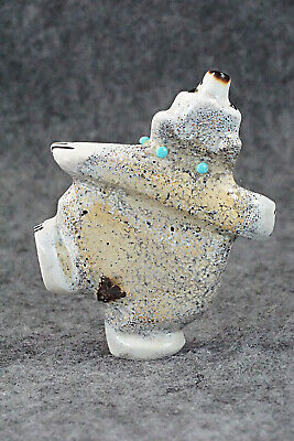 Bear Zuni Fetish Carving - Claudia Peina