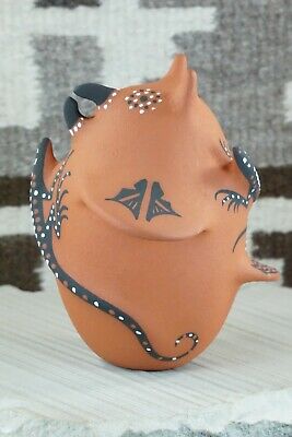Zuni Pottery - Lorenda Cellicion