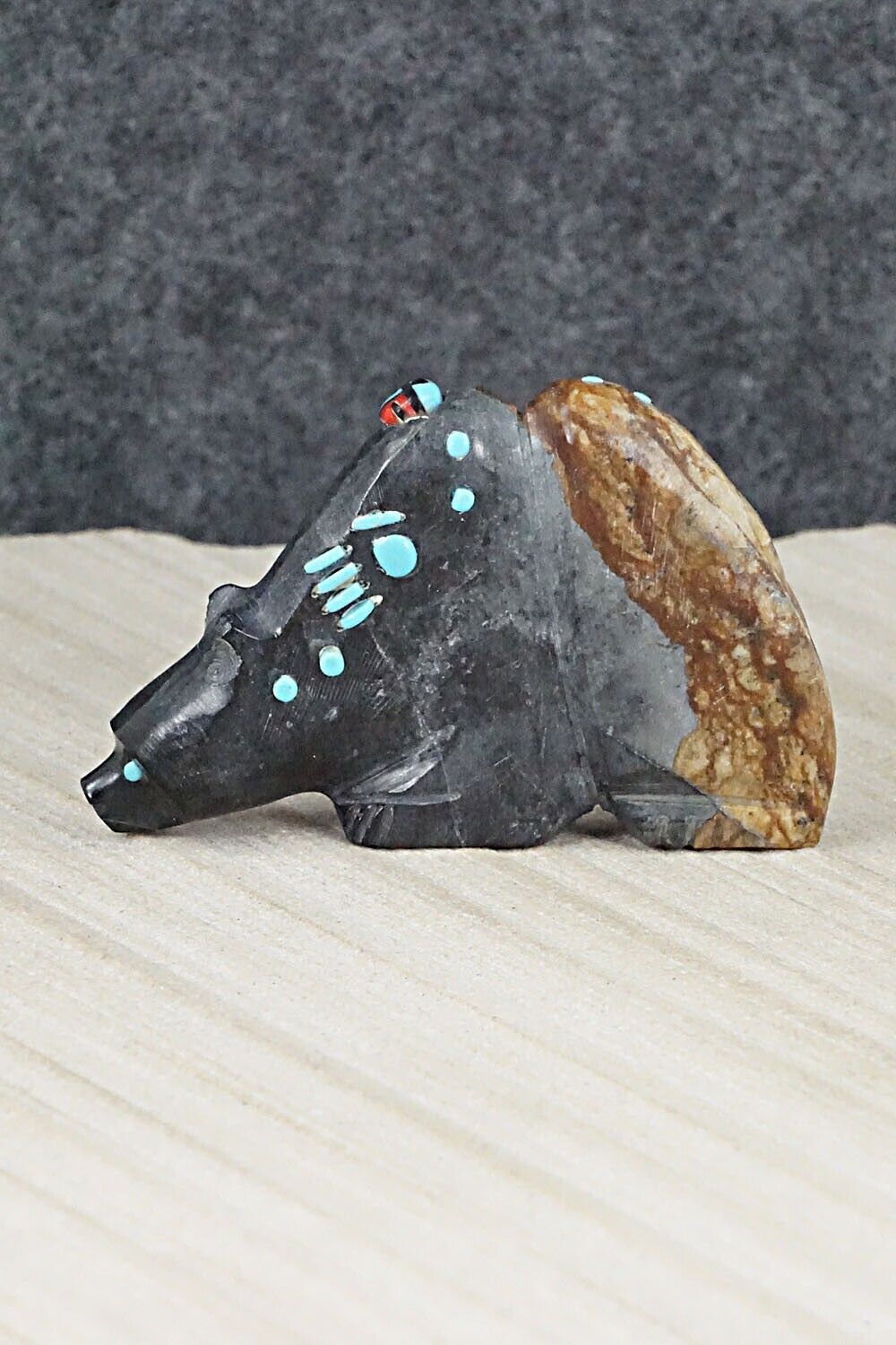 Bear Zuni Fetish Carving - Danette Laate