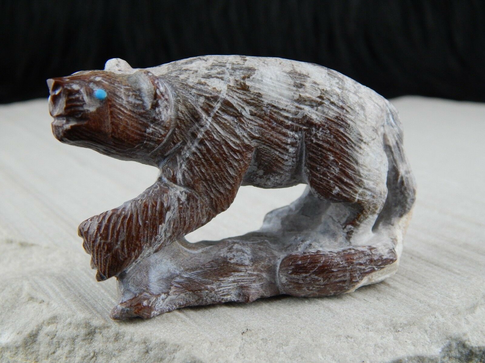 Bear Zuni Fetish Carving - Derrick Kaamasee - High Lonesome Trading