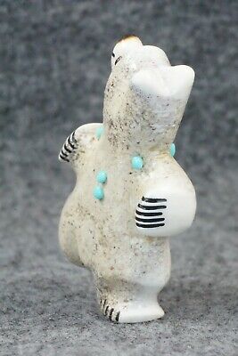 Bear Zuni Fetish Carving - Claudia Peina