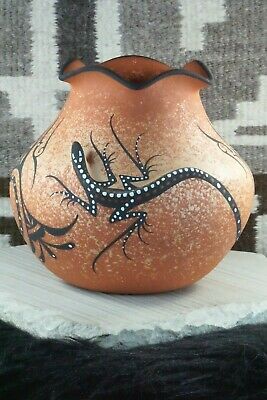 Zuni Pottery - Deldrick Cellicion