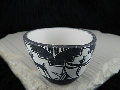 Zuni Pottery - Darla Westika - Zuni Handmade Pottery - Native American - High Lonesome Trading