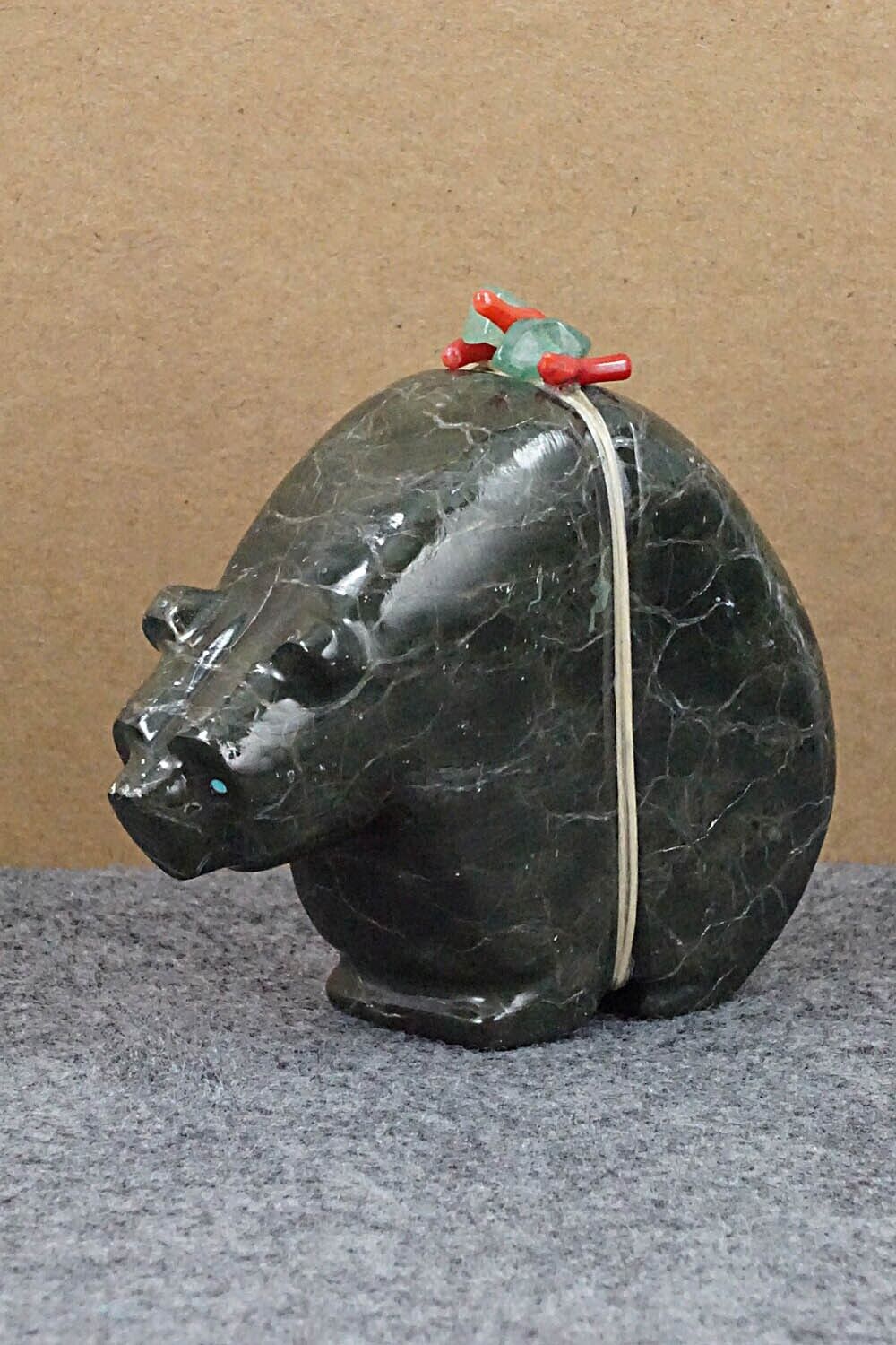 Bear Zuni Fetish Carving - Paulette Quam