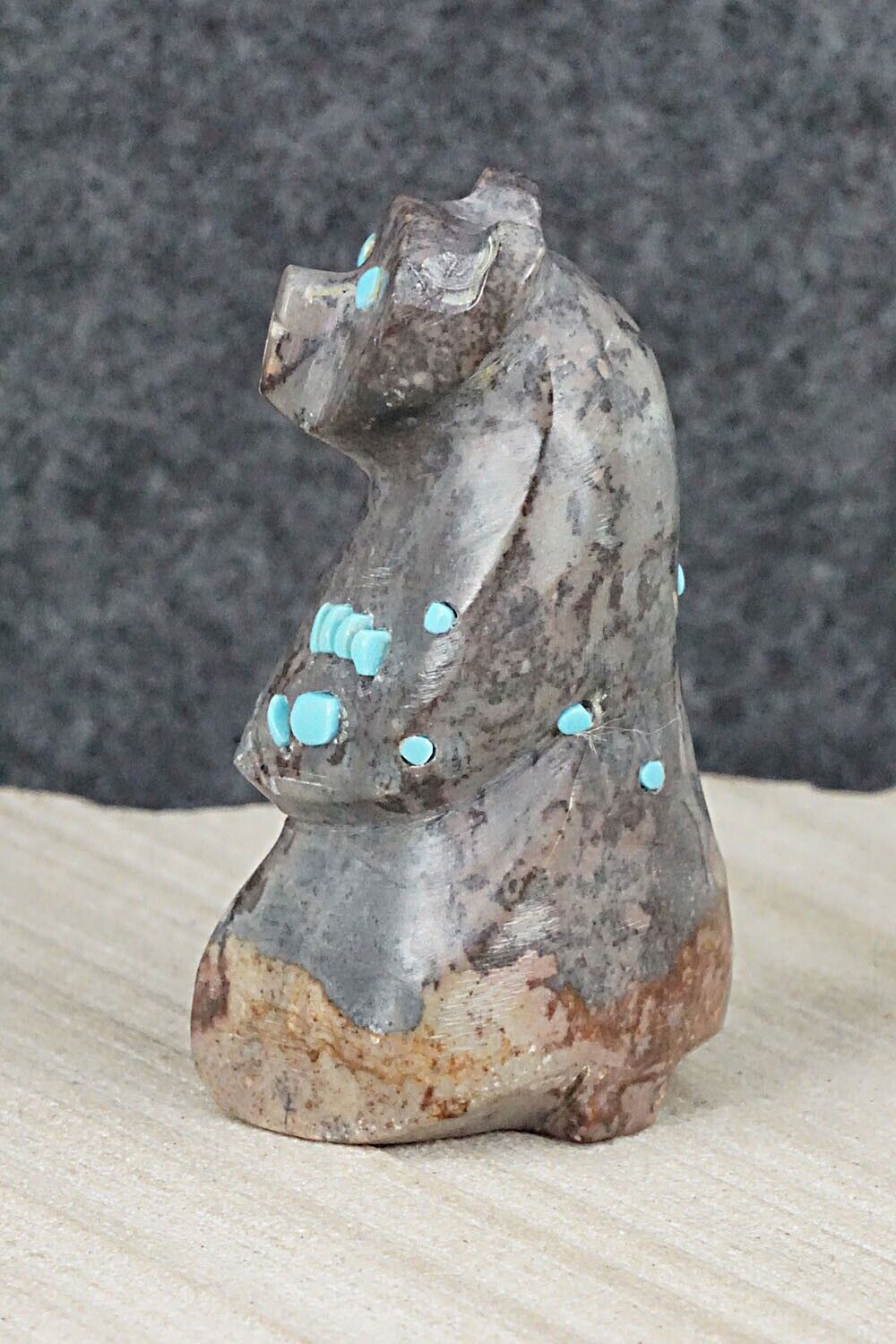Bear Zuni Fetish Carving - Danette Laate