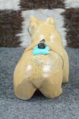 Bear Zuni Fetish Carving - Enrike Leekya