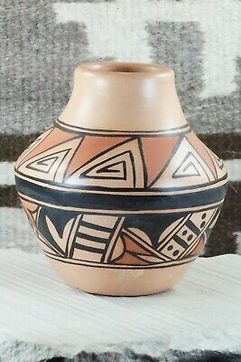 Hopi Pottery - A. Yesslith
