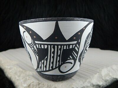 Zuni Pottery - Darla Westika - Zuni Handmade Pottery - Native American - High Lonesome Trading