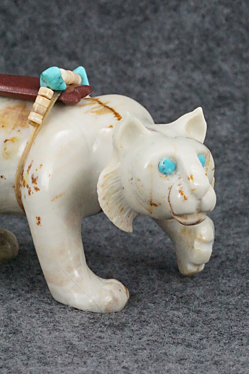 Bobcat Zuni Fetish Carving - Albert Eustace