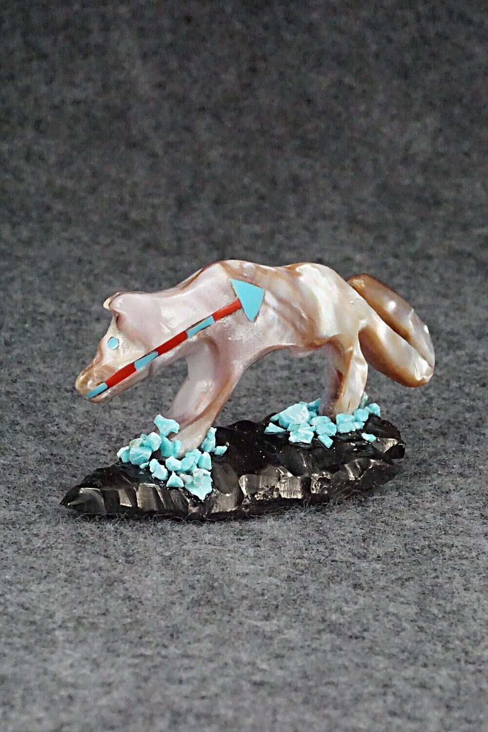 Wolf Zuni Fetish Carving - Kevin Quam