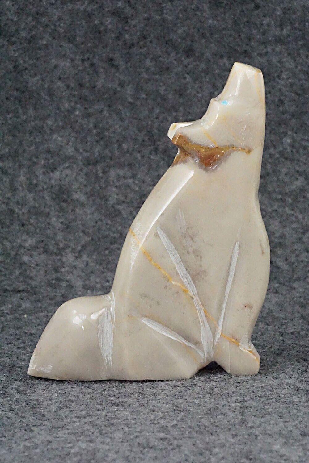 Wolf Zuni Fetish Carving - Rodney Laiwakete