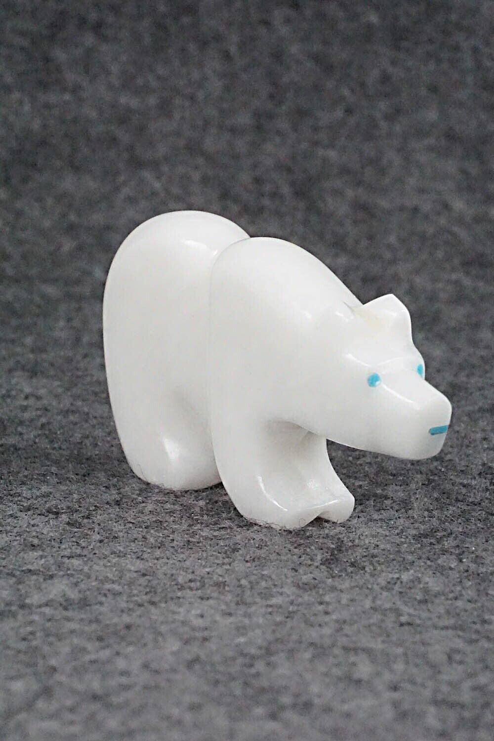 Bear Zuni Fetish Carving - Rodney Laiwakete