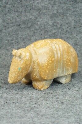 Armadillo Zuni Fetish Carving - Enrike Leekya