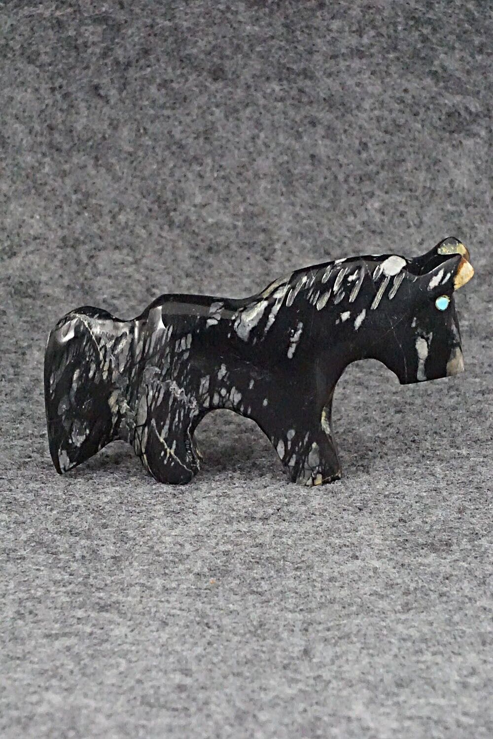 Horse Zuni Fetish Carving - Rodney Laiwakete