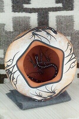 Zuni Pottery - Deldrick Cellicion