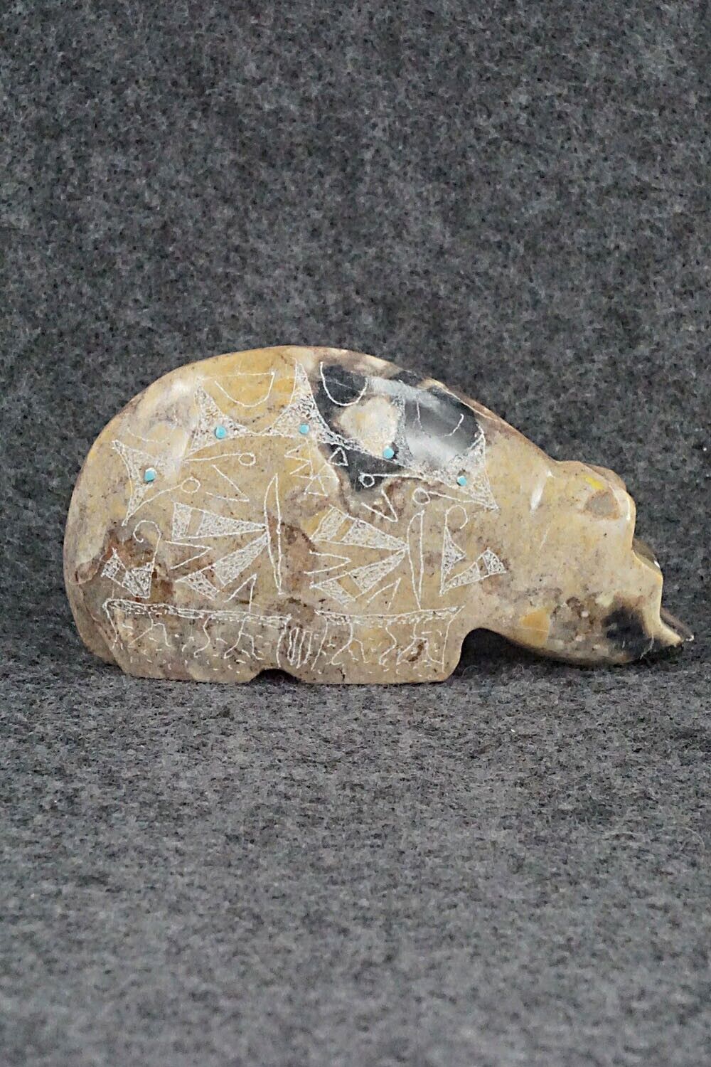 Bear Zuni Fetish Carving - Gerald Peina