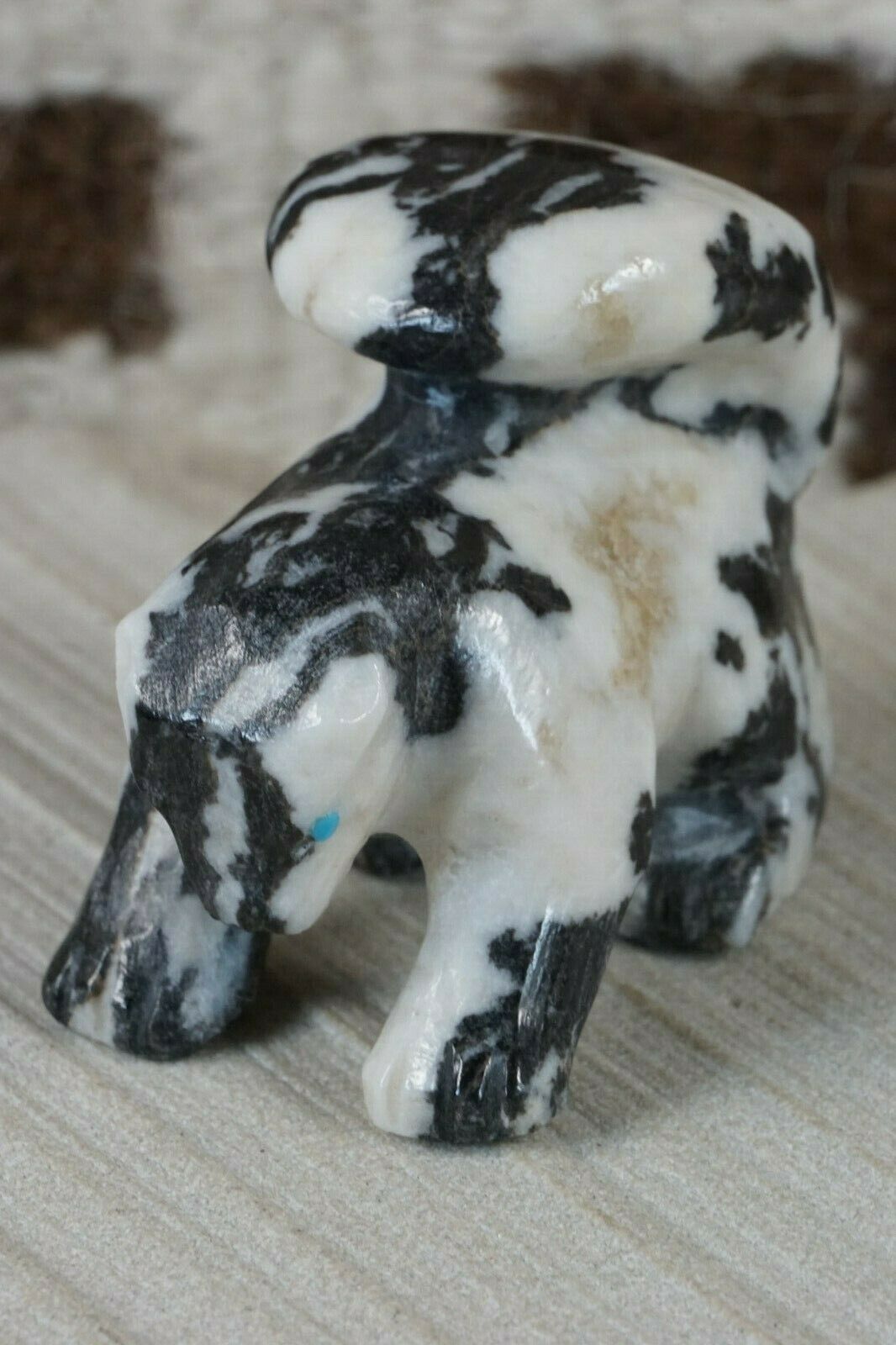 Badger Zuni Fetish Carving - Derrick Kaamasee - High Lonesome Trading