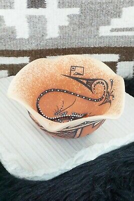Zuni Pottery - Deldrick Cellicion