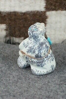 Bear Zuni Fetish Carving - Ariane Quam