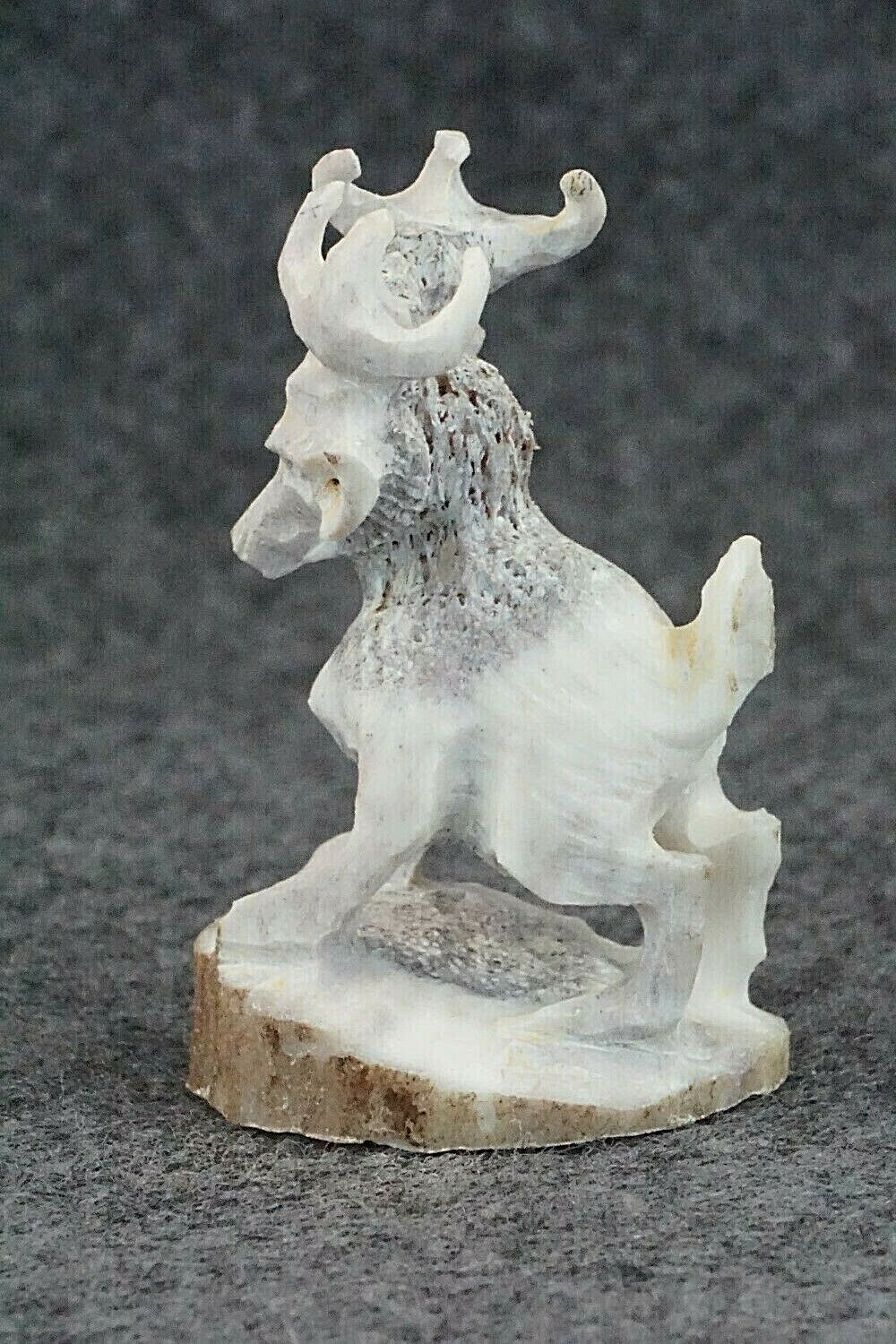 Deer Zuni Fetish Carving - Lewis Malie Jr.