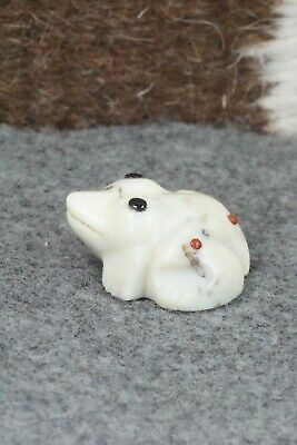 Frog Zuni Fetish Carving - Gordon Poncho