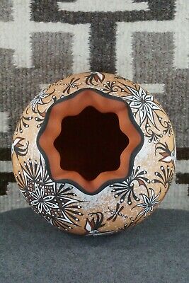 Zuni Pottery - Deldrick Cellicion