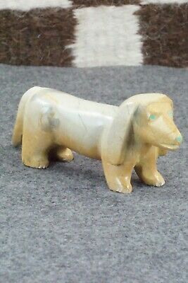 Dog Zuni Fetish Carving - Enrike Leekya