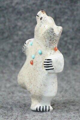 Bear Zuni Fetish Carving - Claudia Peina