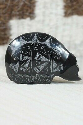 Bear Zuni Fetish Carving - Gerald Peina - High Lonesome Trading