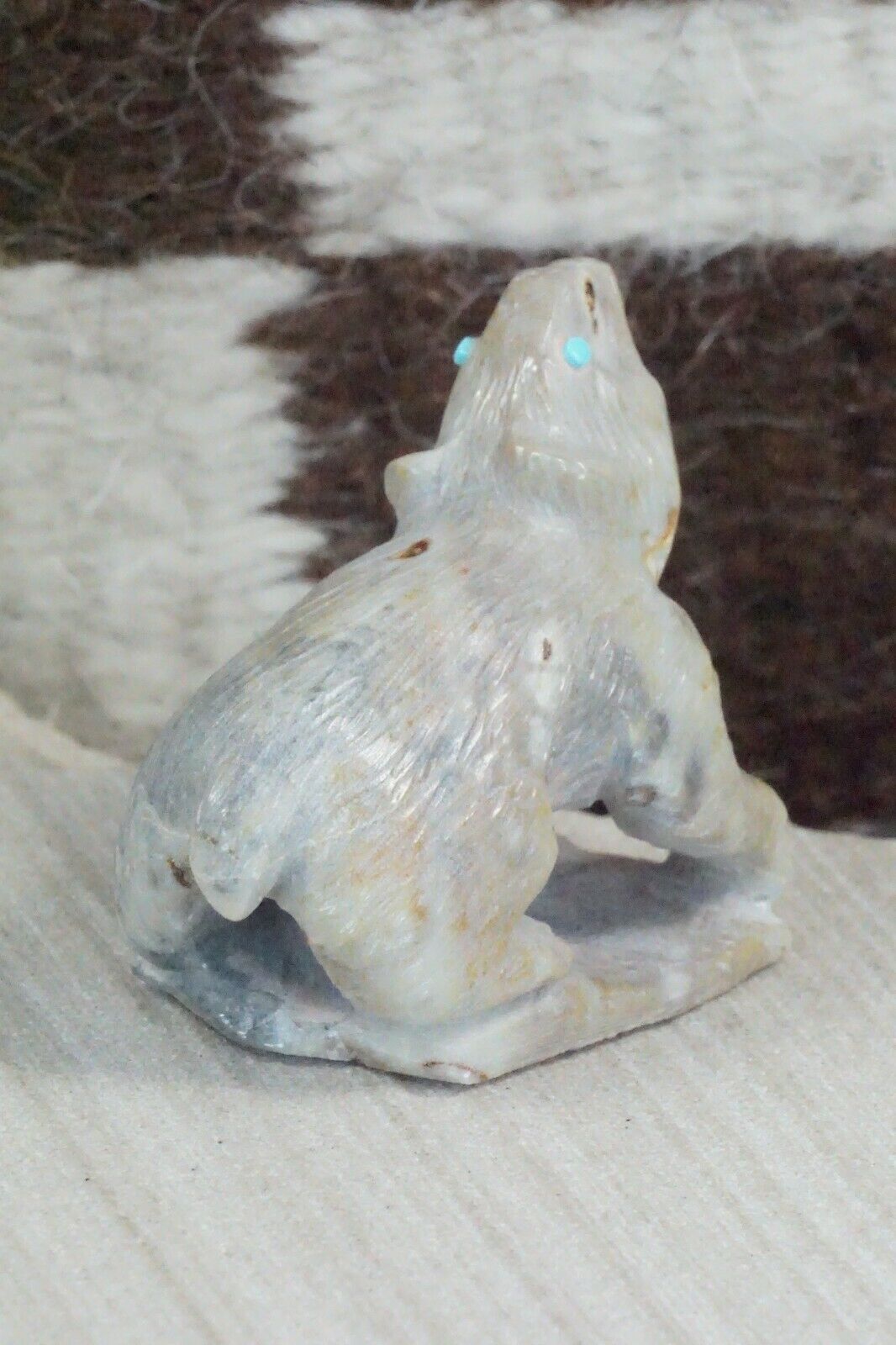 Bear Zuni Fetish Carving - Derrick Kaamasee