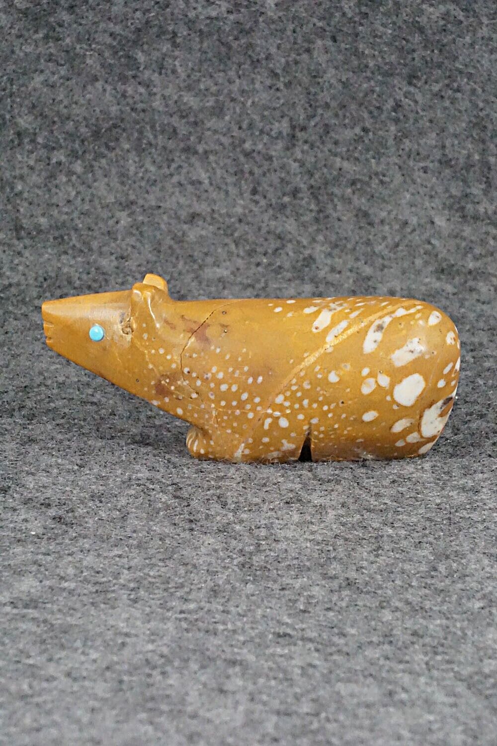 Bear Zuni Fetish Carving - Ronnie Lunasee