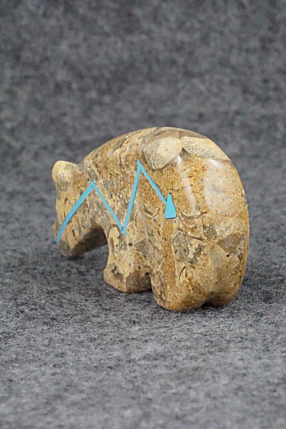 Bear Zuni Fetish Carving - Rodney Laiwakete