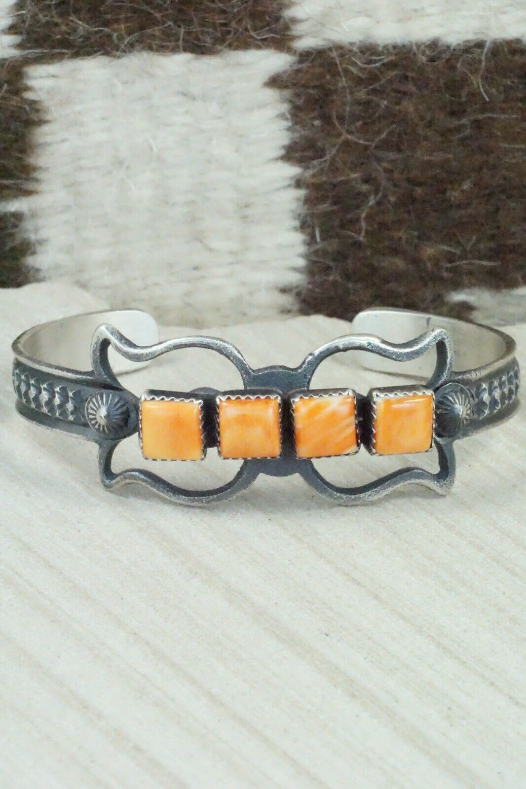 Spiny Oyster and Sterling Silver Bracelet - Eva & Linberg Billah