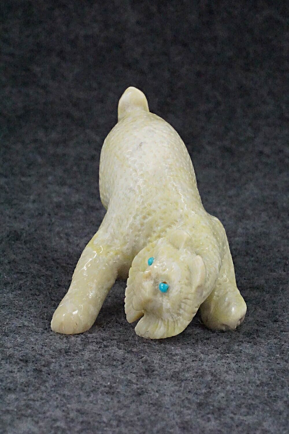 Bobcat Zuni Fetish Carving - Wilfred Cheama