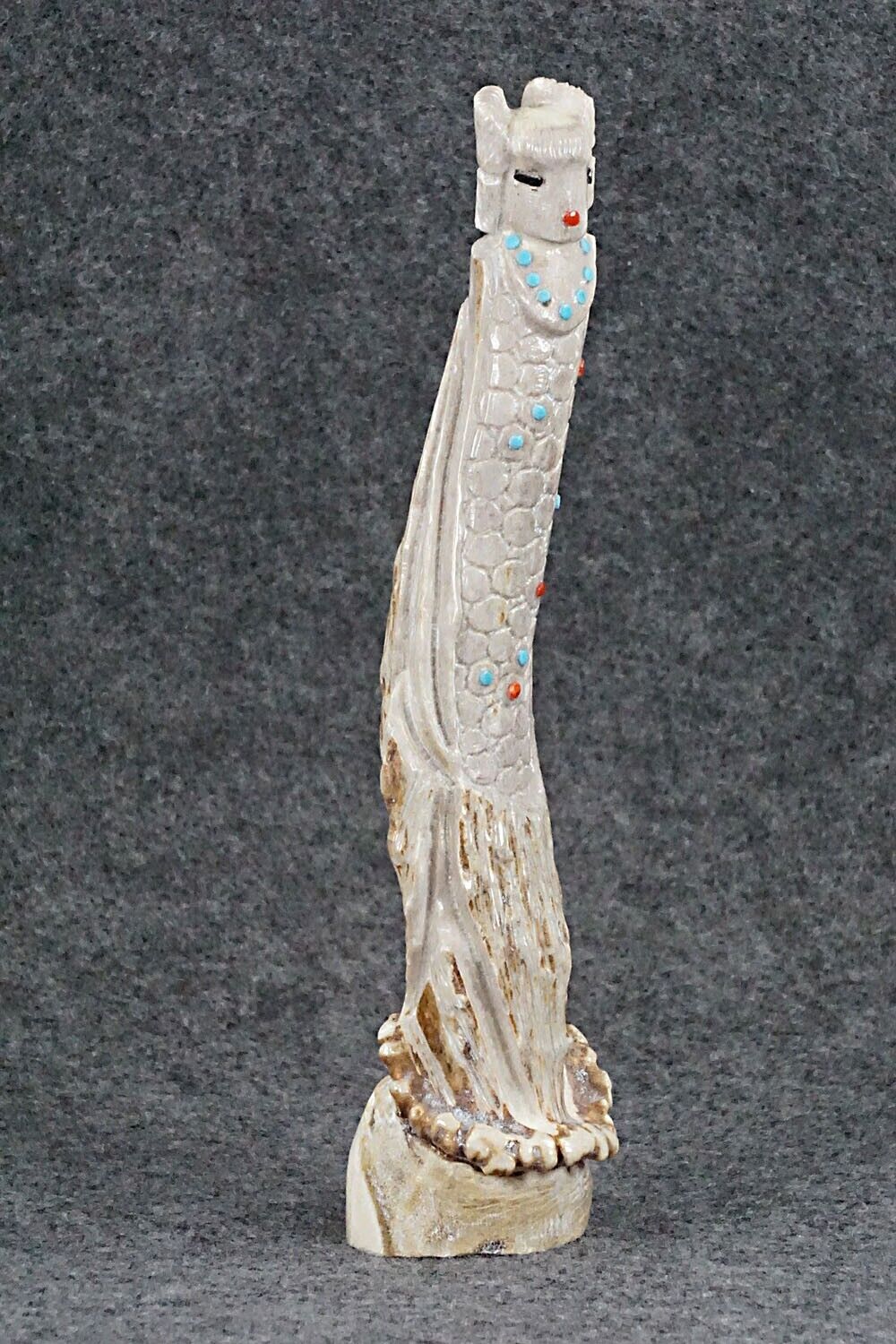 Corn Maiden Zuni Fetish Carving - Derrick Kaamasee