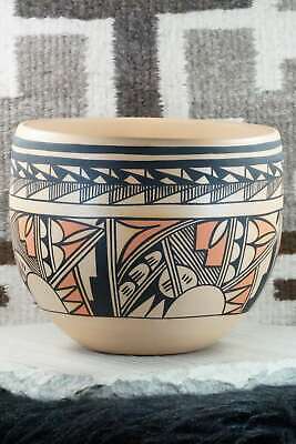 Hopi Pottery - Alta Yesslith
