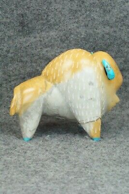 Buffalo Zuni Fetish Carving - Enrike Leekya