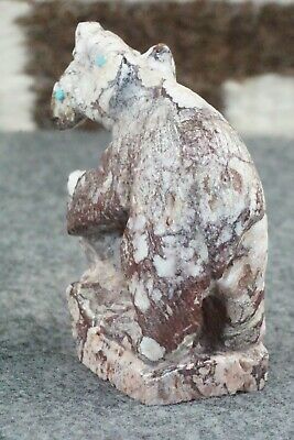 Bear Zuni Fetish Carving - Derrick Kaamasee